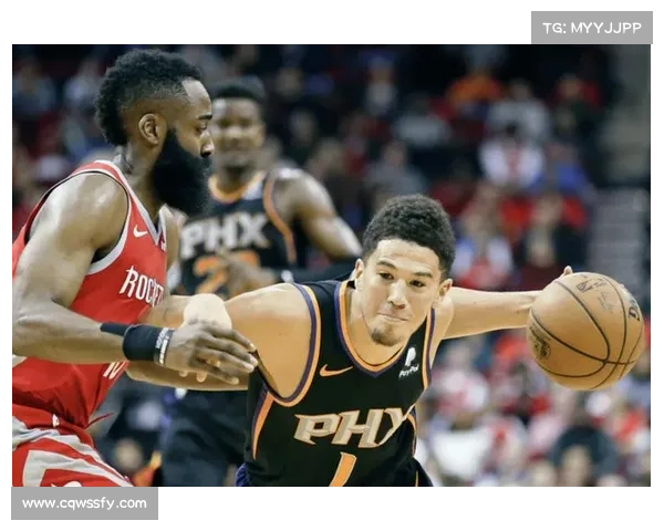 布克如何凭借卓越战术适应能力在NBA赛场上持续进步与突破